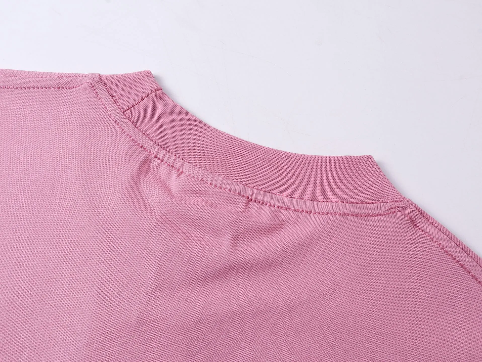 【 . Quality】BALENCI*GA/ .SS 26 New Arrival 。 T 。 . Authentic 。 ！ ZP 。 260 ， . ， ， 。 。 ， 。 OS . Same Style ：BL 263781 ：Black White Pink Gray Size：XS S M L